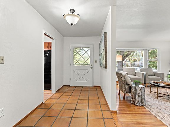 5th image of 1307 W 8th St