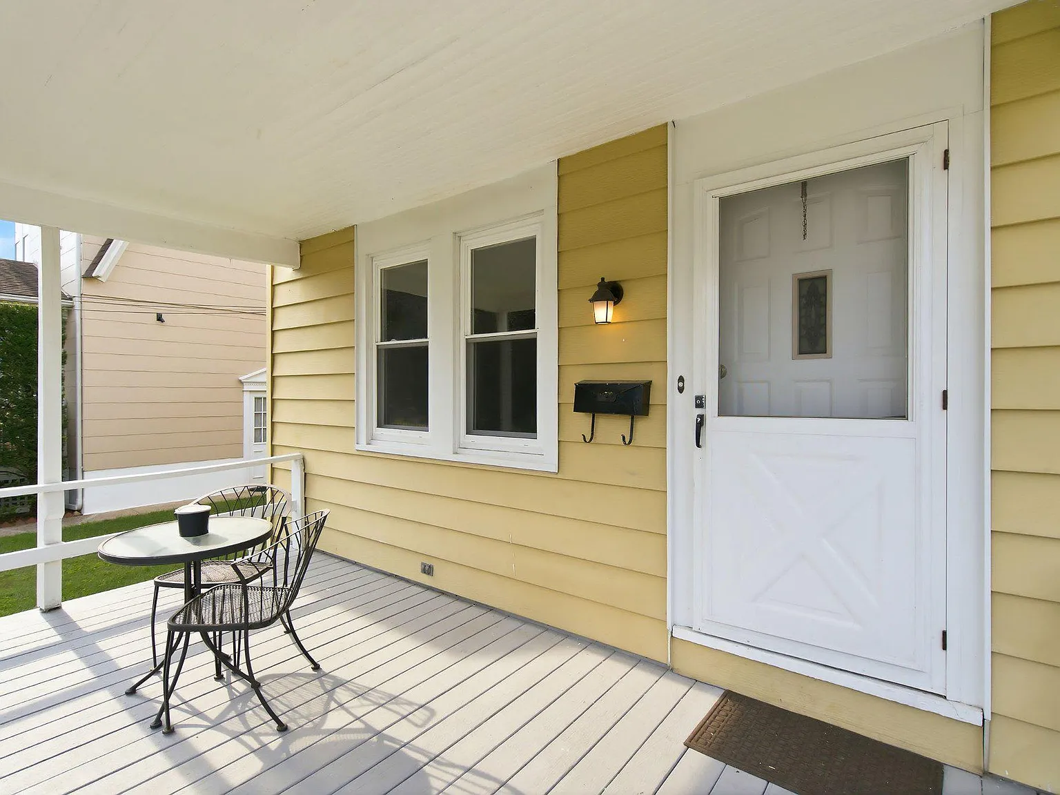 3 bed, 1.0 bath, 1296 sqft, $3,100 — Photo 3