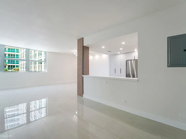 5055 Collins Ave — Photo 3