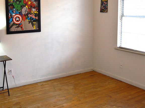 3rd image of 1105 Earley St