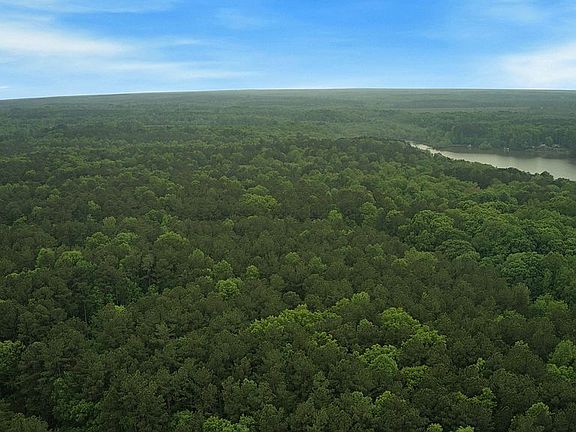 3rd image of 10 Beavertail Dr