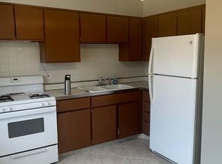 546 N Ardmore Ave APT 2W, Villa Park, IL 60181