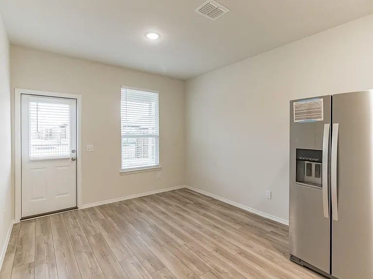 804 Cormorant St — Photo 14
