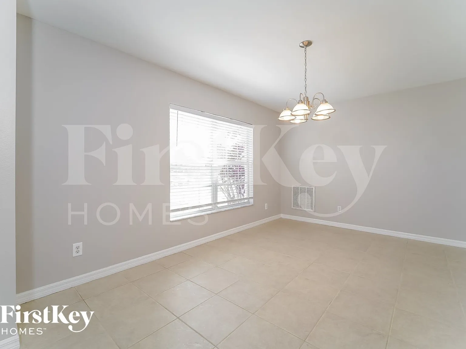 4 bed, 2.5 bath, 2196 sqft, $2,535 — Photo 4