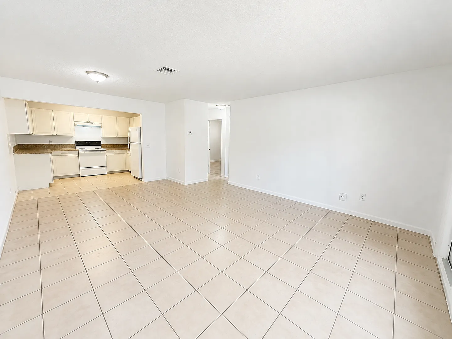 3881 Riverside Dr — Photo 4