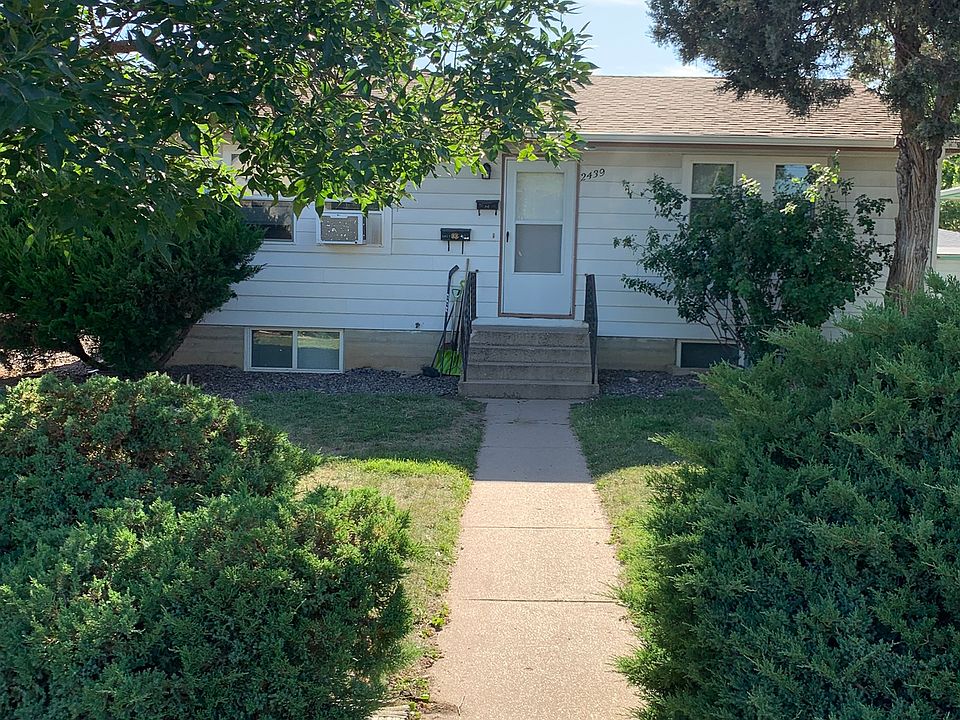 Front Yard and Front Entrance