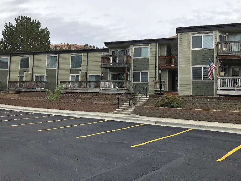 601 E Main St — Photo 6