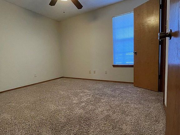 3rd image of 1019 E 145th Pl