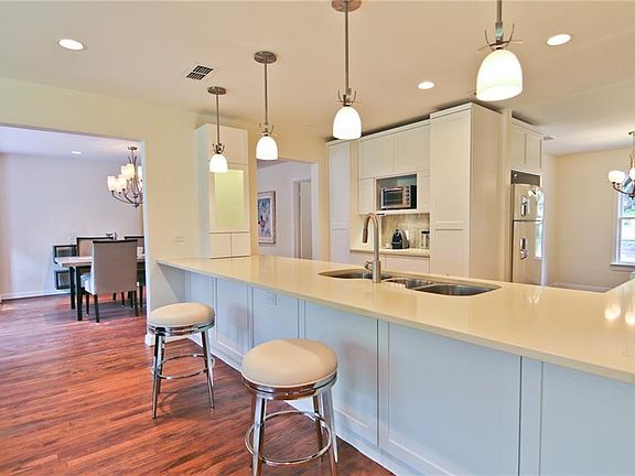 5th image of 9931 Kilarney Dr