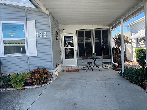 2nd image of 133 Park Blvd S