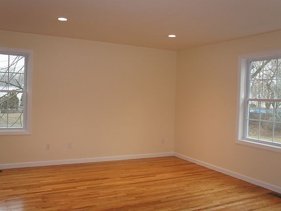 5th image of 9 Glenwood Ave #5