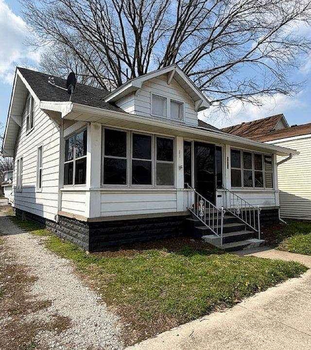 1st image of 2611 S 7th St