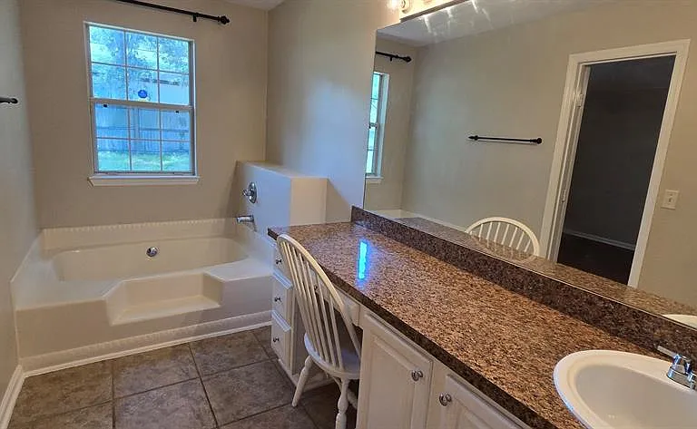 5401 NW 63rd Pl — Photo 14