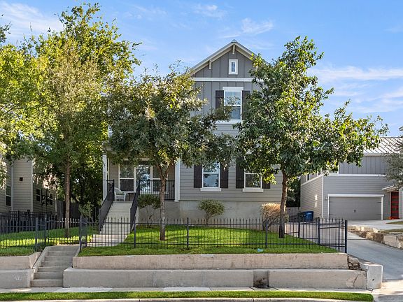 2nd image of 256 CLAREMONT AVE #101