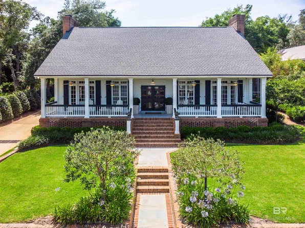 9046 Neumann Dr, Perdido Beach, AL 36530