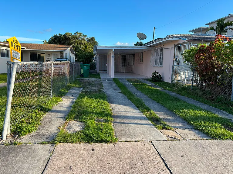3678 SW 3rd St — Photo 1