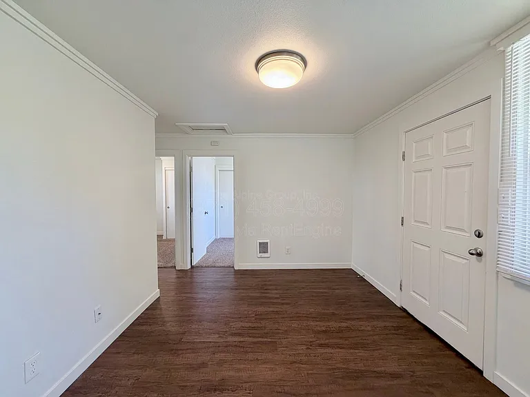 5821 SE Knapp St #4 — Photo 7