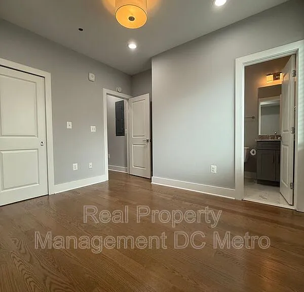 804 21st St NE — Photo 6