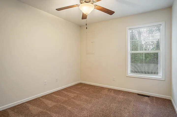 25 Myleigh Ave — Photo 11