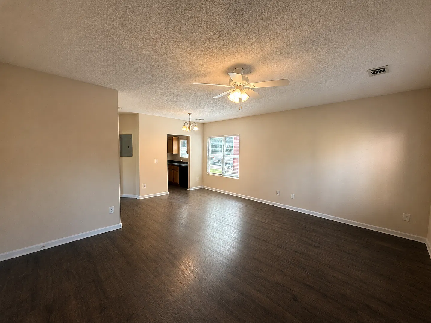 Roommate Matching Only! Leasing For August 1 2027! Fenced In Yard! — Photo 2