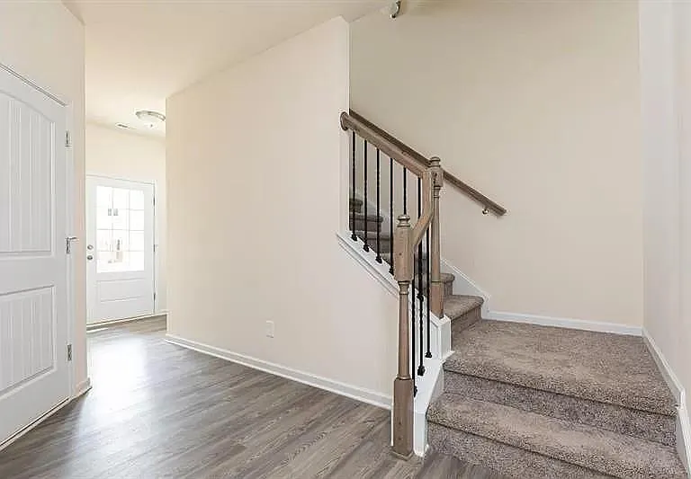 157 Bryon Ln — Photo 3