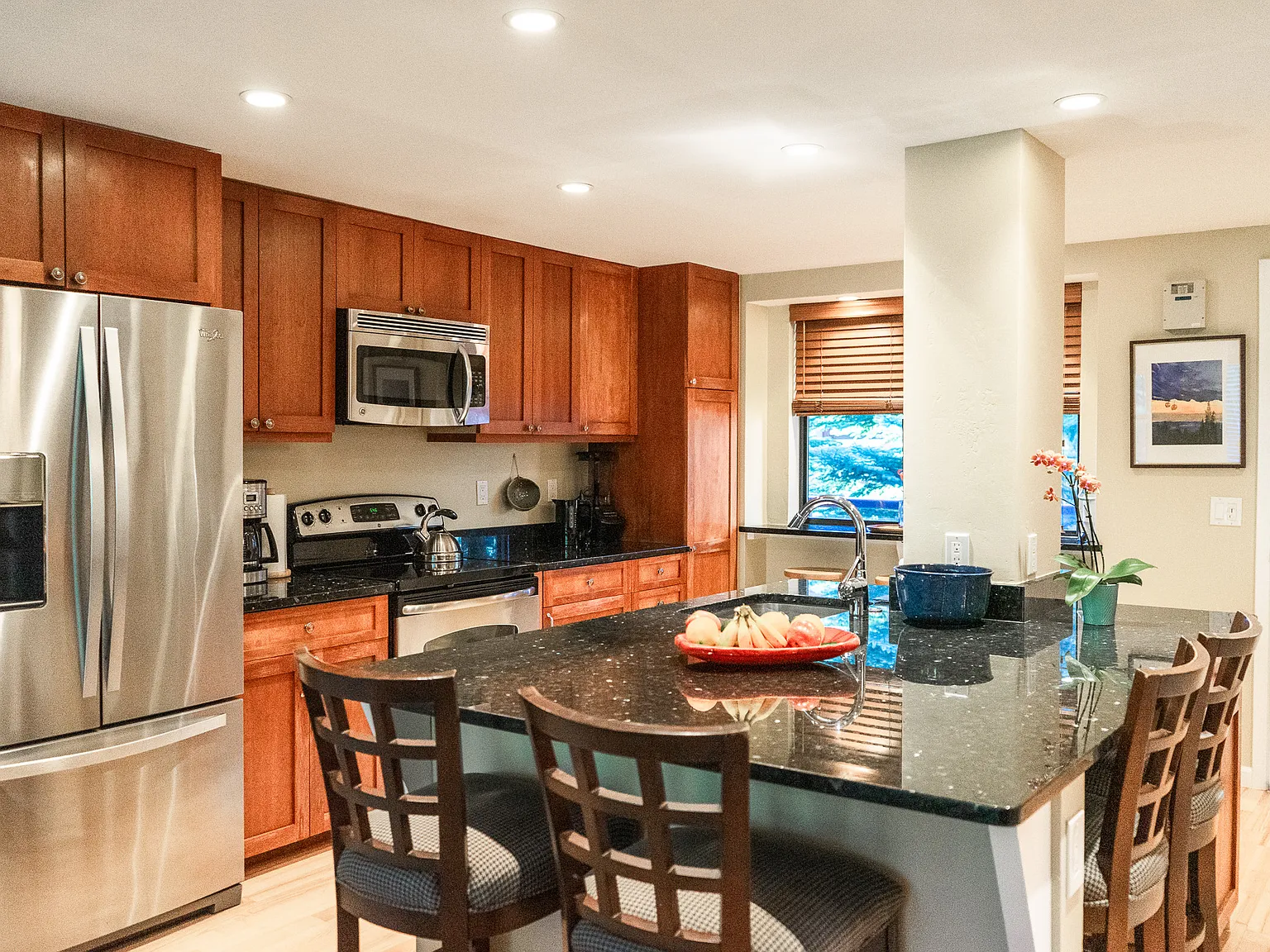 3 bed, 1023 sqft, $10,000 — Photo 3