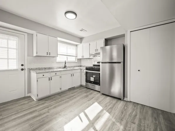 33034 Truman Rd, Rockwood, MI 48173