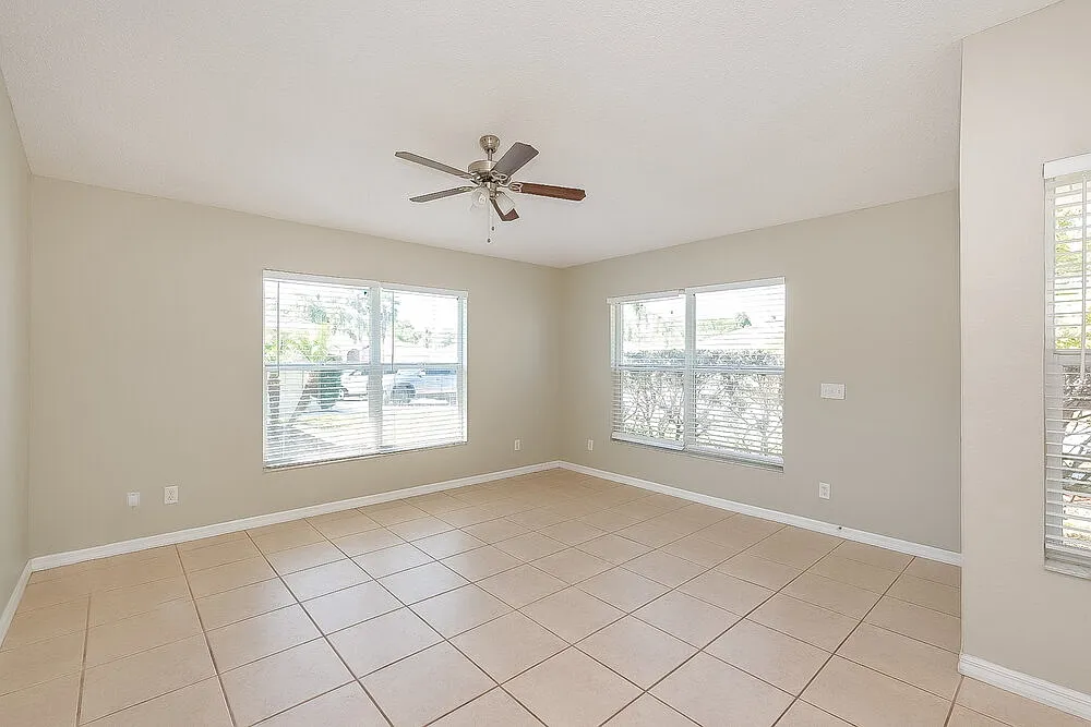3 bed, 2.0 bath, 1465 sqft, $3,330 — Photo 3