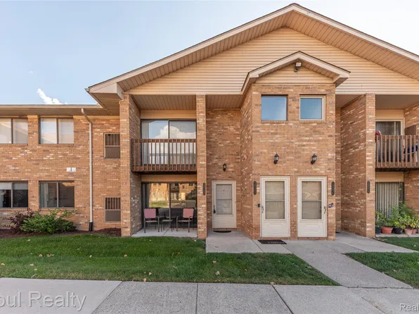 29560 Clarita St, Livonia, MI 48152