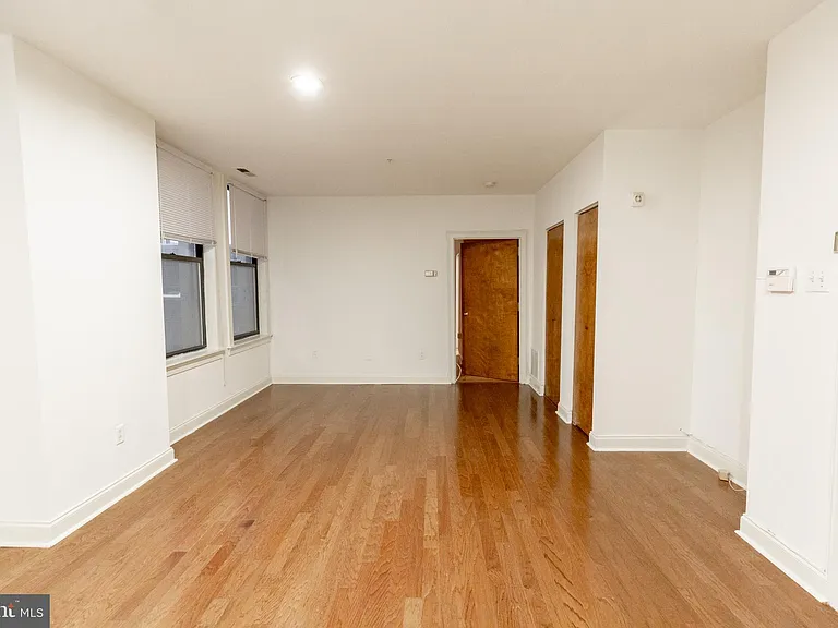 1411-2 Walnut St #1206 — Photo 5