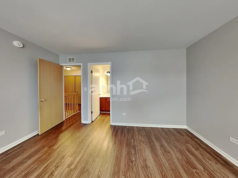 2456 Hanbury Ln — Photo 8