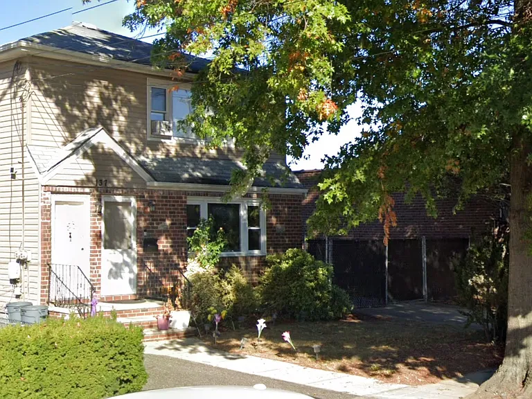 137 Nassau Blvd #2 — Photo 1