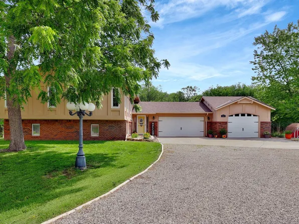 1920 Trail End Dr, Goddard, KS 67052