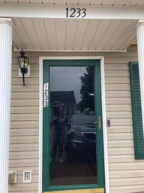 2nd image of 1233 Longpoint Dr