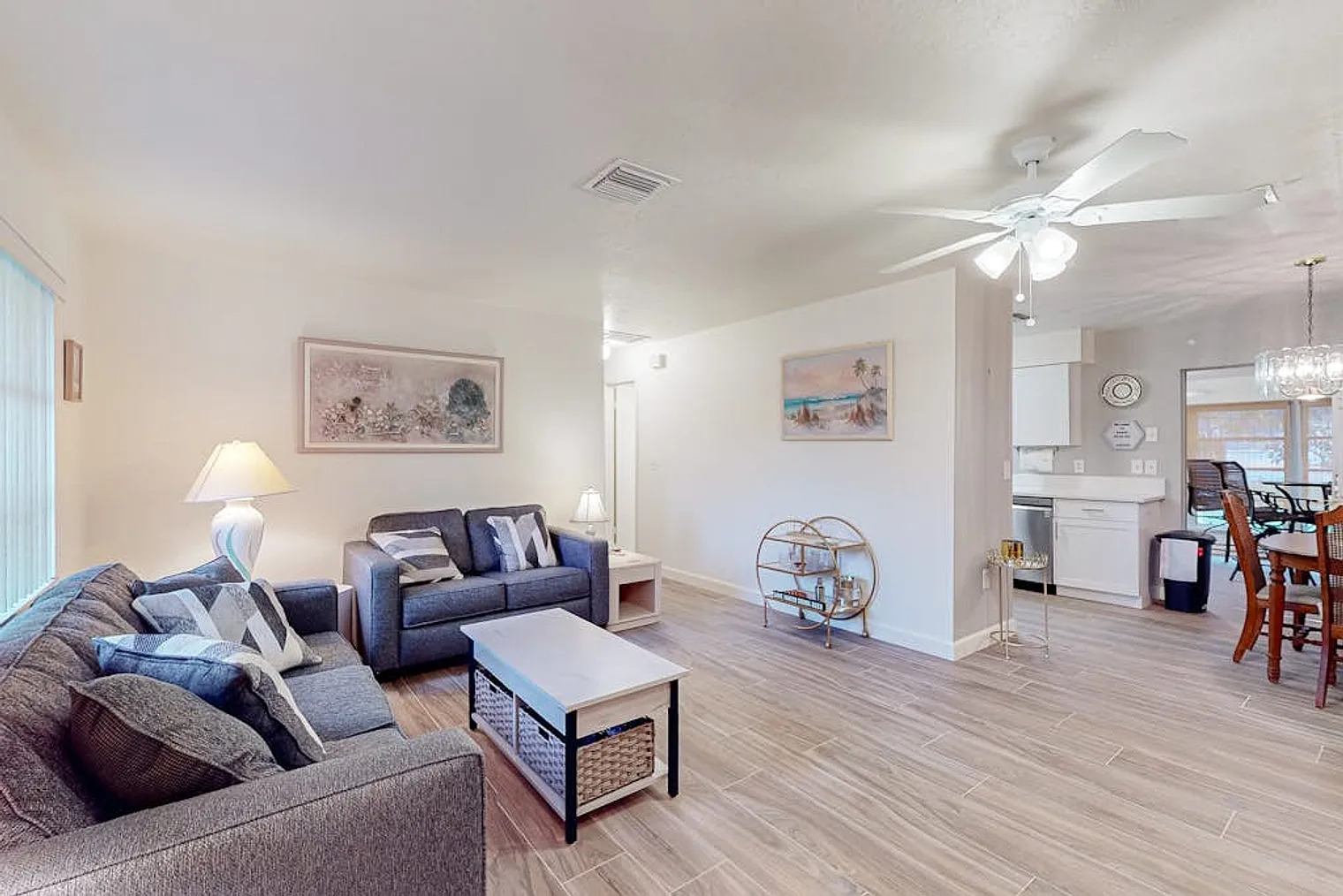 3 bed, 2.0 bath, 1420 sqft, $2,673 — Photo 2