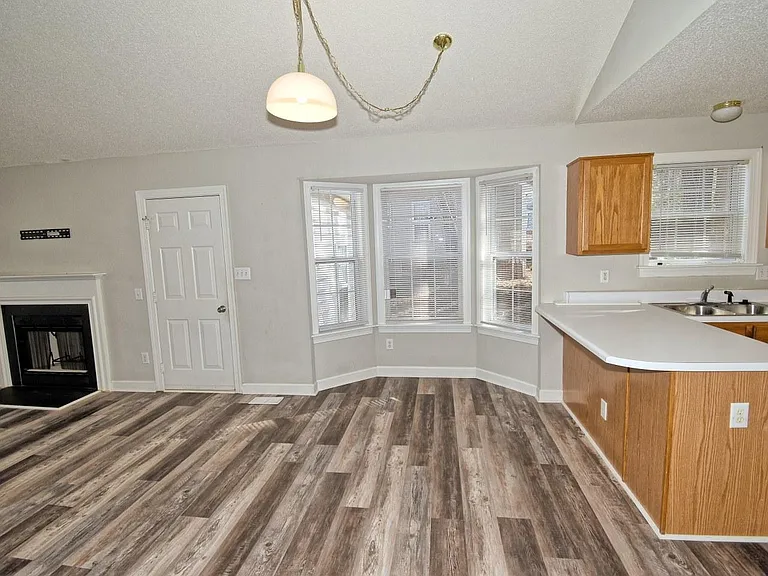 239 Tillamook Dr — Photo 11