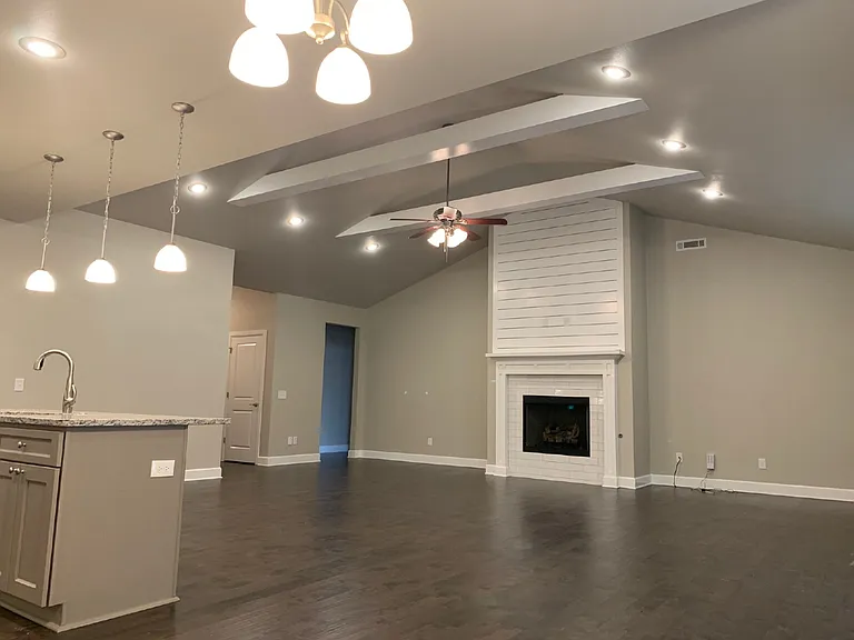 1513 Crestwood Hills Ln — Photo 8