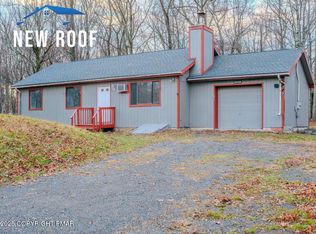 4165 Pine Ridge Dr, Bushkill, PA 18324