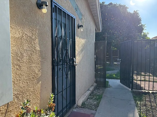 7414 Laura St — Photo 3