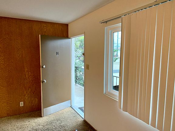 3rd image of 1524 S Claremont St APT E
