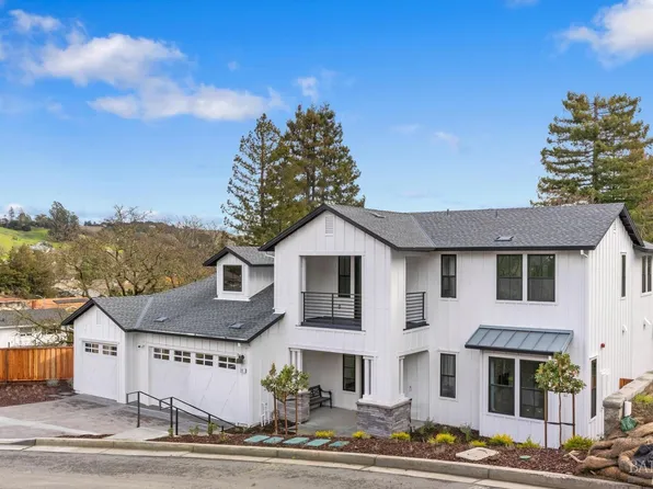 23 Oak Knoll Court, Petaluma, CA 94952