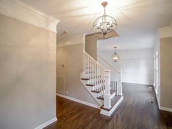 3rd image of 119 Abbeywood Dr