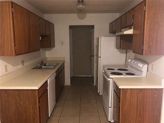 2nd image of 3732 Hulen Park Cir #3734