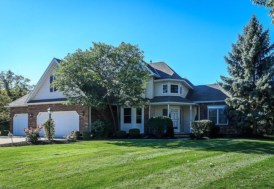 1st image of 7980 Woods Edge Ct