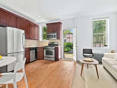 221 Chauncey St, Brooklyn, NY, 11233