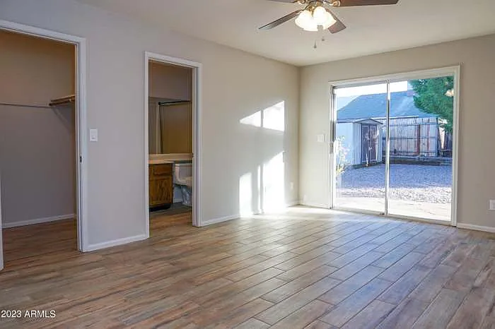 530 Hegge Dr — Photo 11