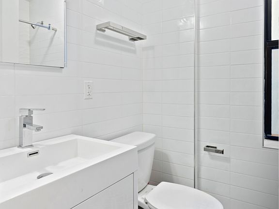 4th image of 240 Mulberry St APT 12
