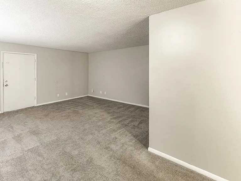 The Wallace Apartments — Photo 25