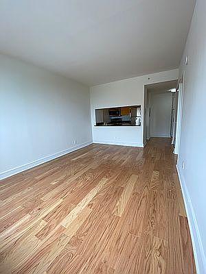4th image of 323 W 96th St APT 1007