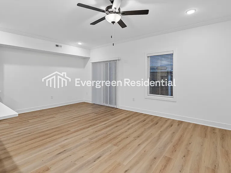 8221 N Berkley Ave — Photo 3